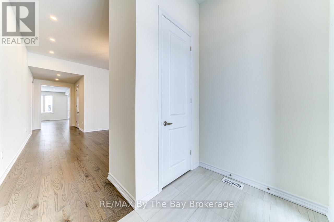 Photo 5 of 17 Sun Valley Avenue, Wasaga Beach ON