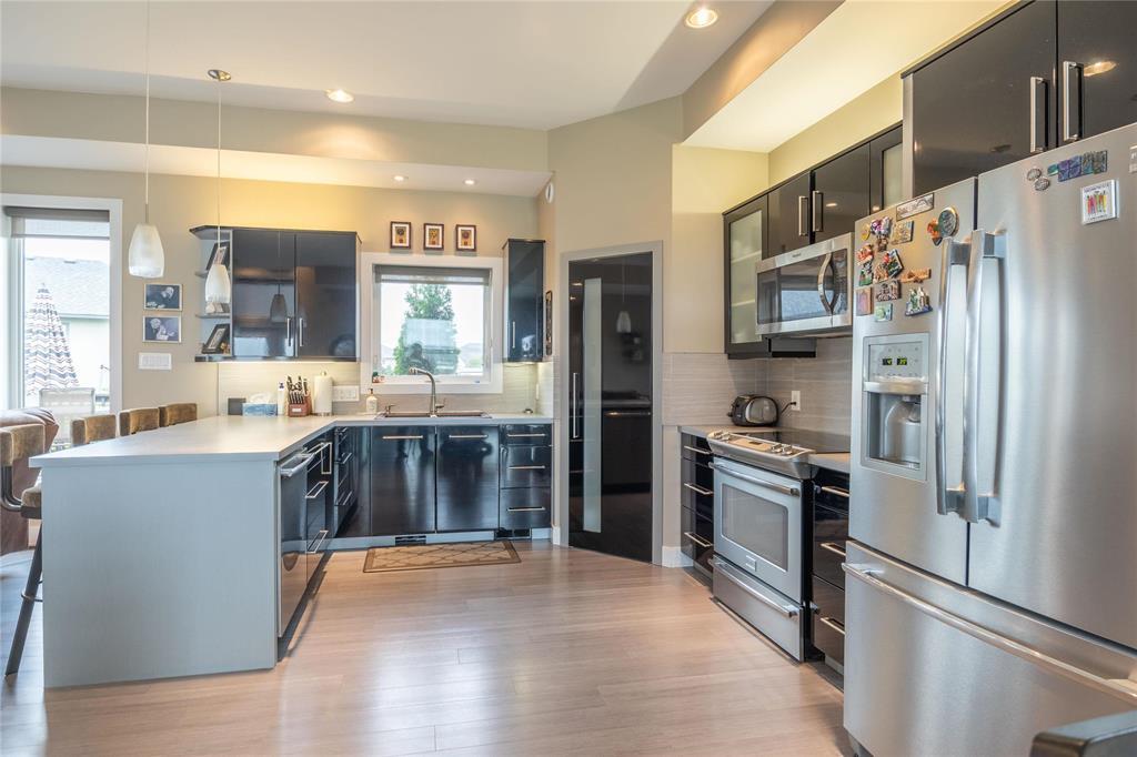 Photo 11 of 21 Slater Place, Steinbach MB