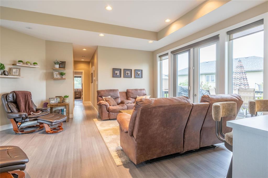 Photo 15 of 21 Slater Place, Steinbach MB