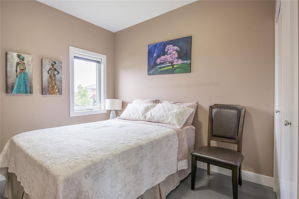 Photo 19 of 21 Slater Place, Steinbach MB