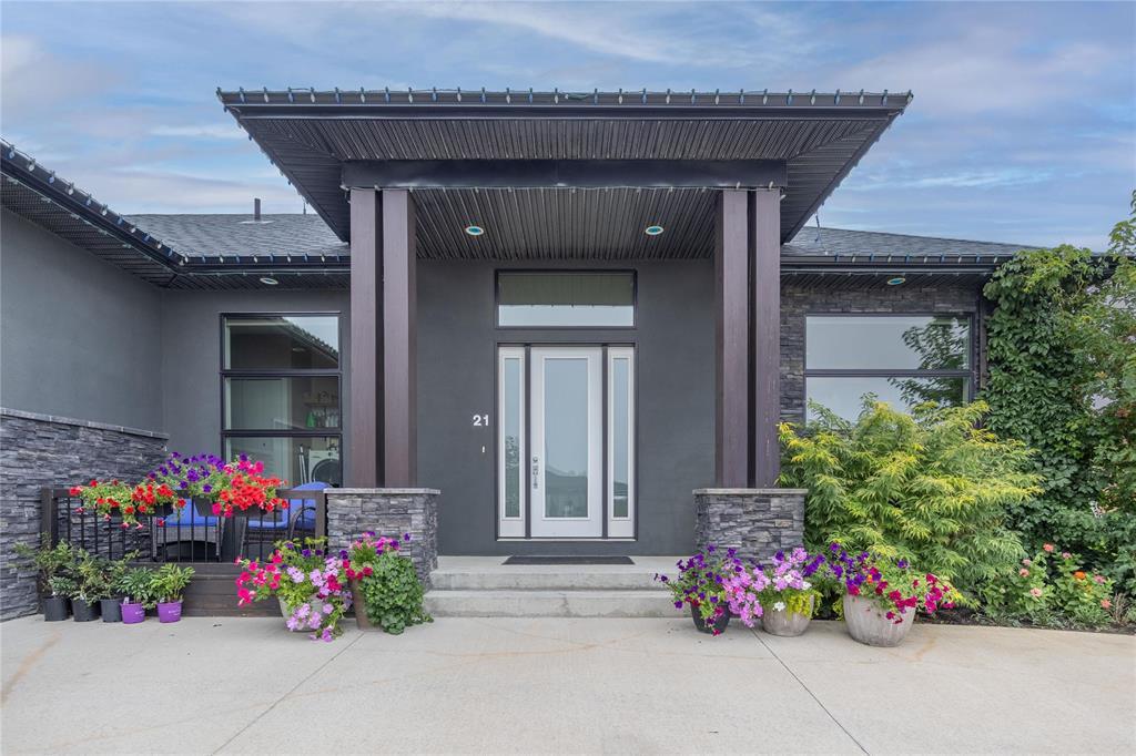 Photo 4 of 21 Slater Place, Steinbach MB