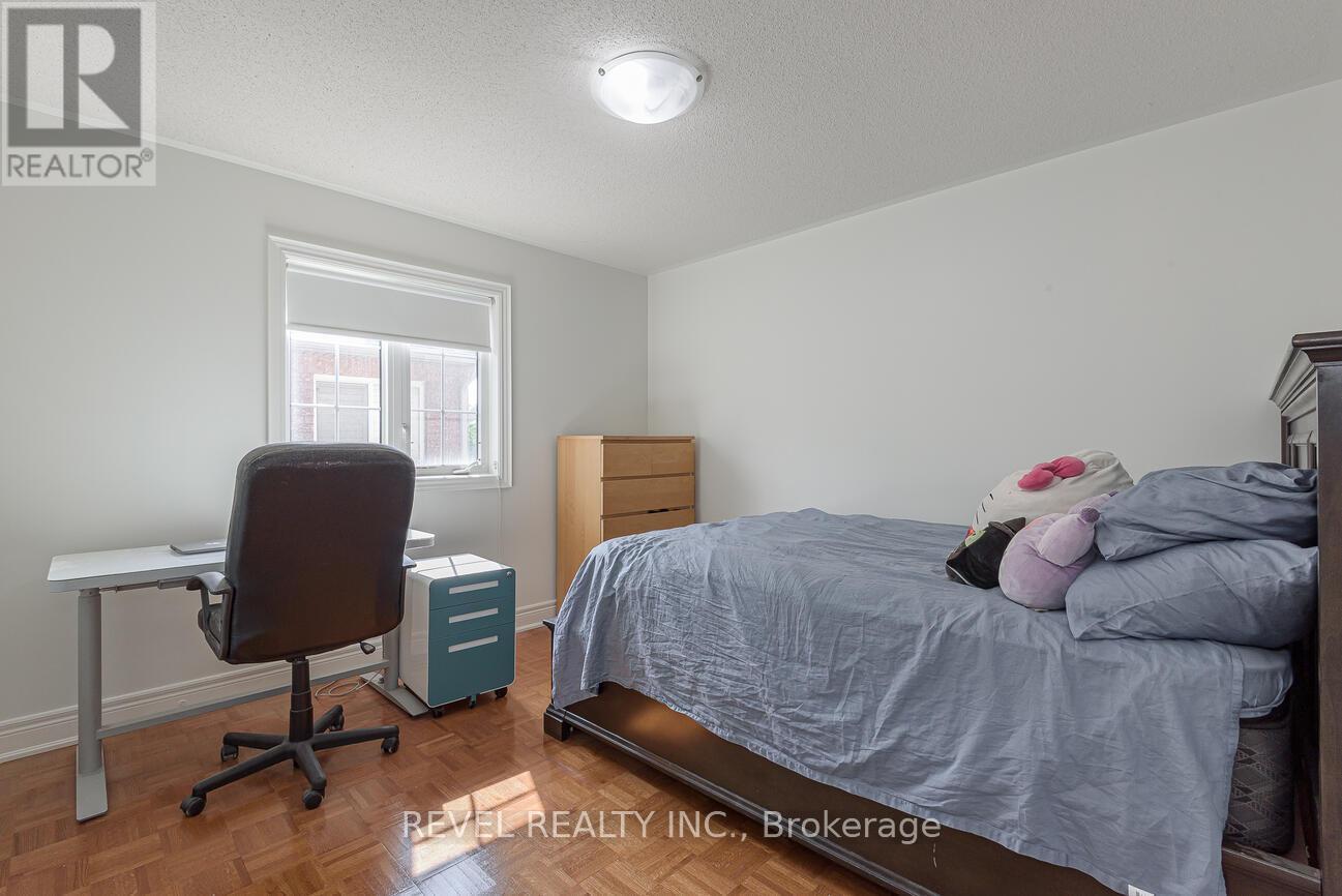 Photo 15 of 56 Redwillow Road, Brampton ON