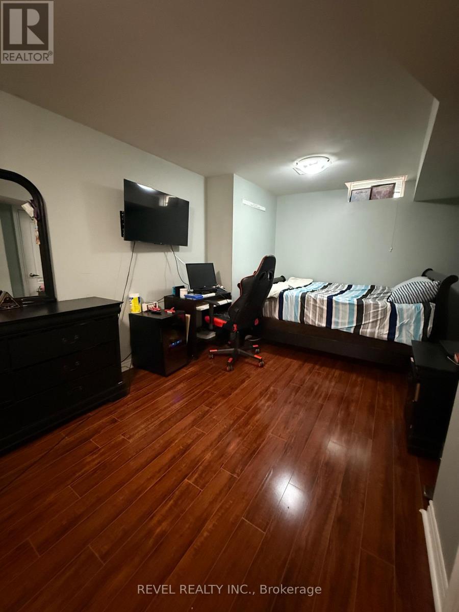 Photo 27 of 56 Redwillow Road, Brampton ON