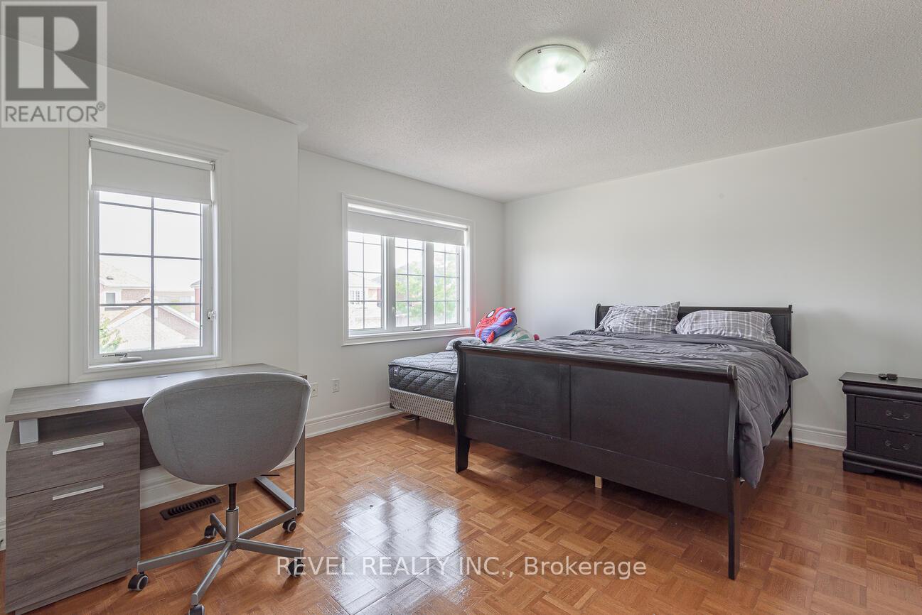 Photo 32 of 56 Redwillow Road, Brampton ON