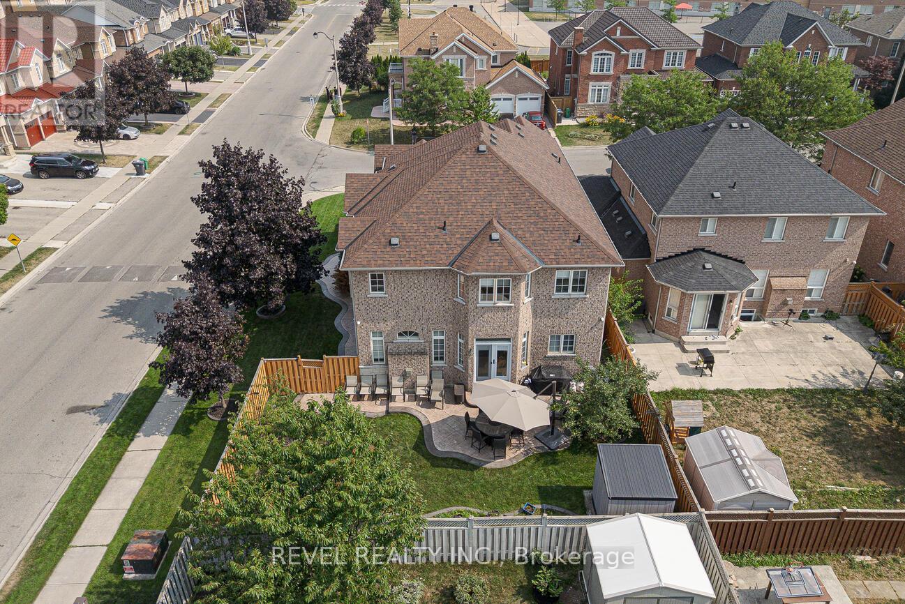 Photo 12 of 56 Redwillow Road, Brampton ON