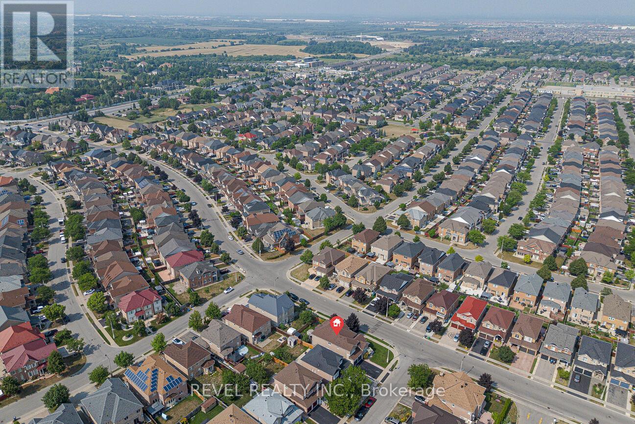 Photo 19 of 56 Redwillow Road, Brampton ON