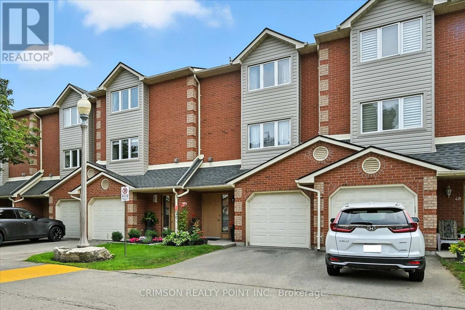 Photo 37 of 47 72 Stone Church Road W, Hamilton ON