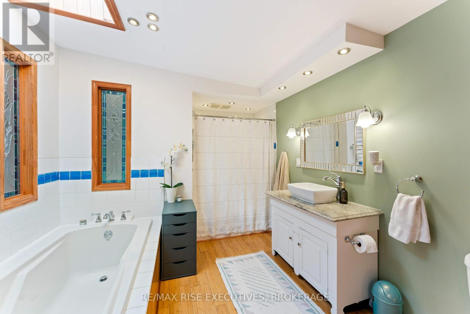 Photo 14 of 883 Percy Crescent, Kingston ON