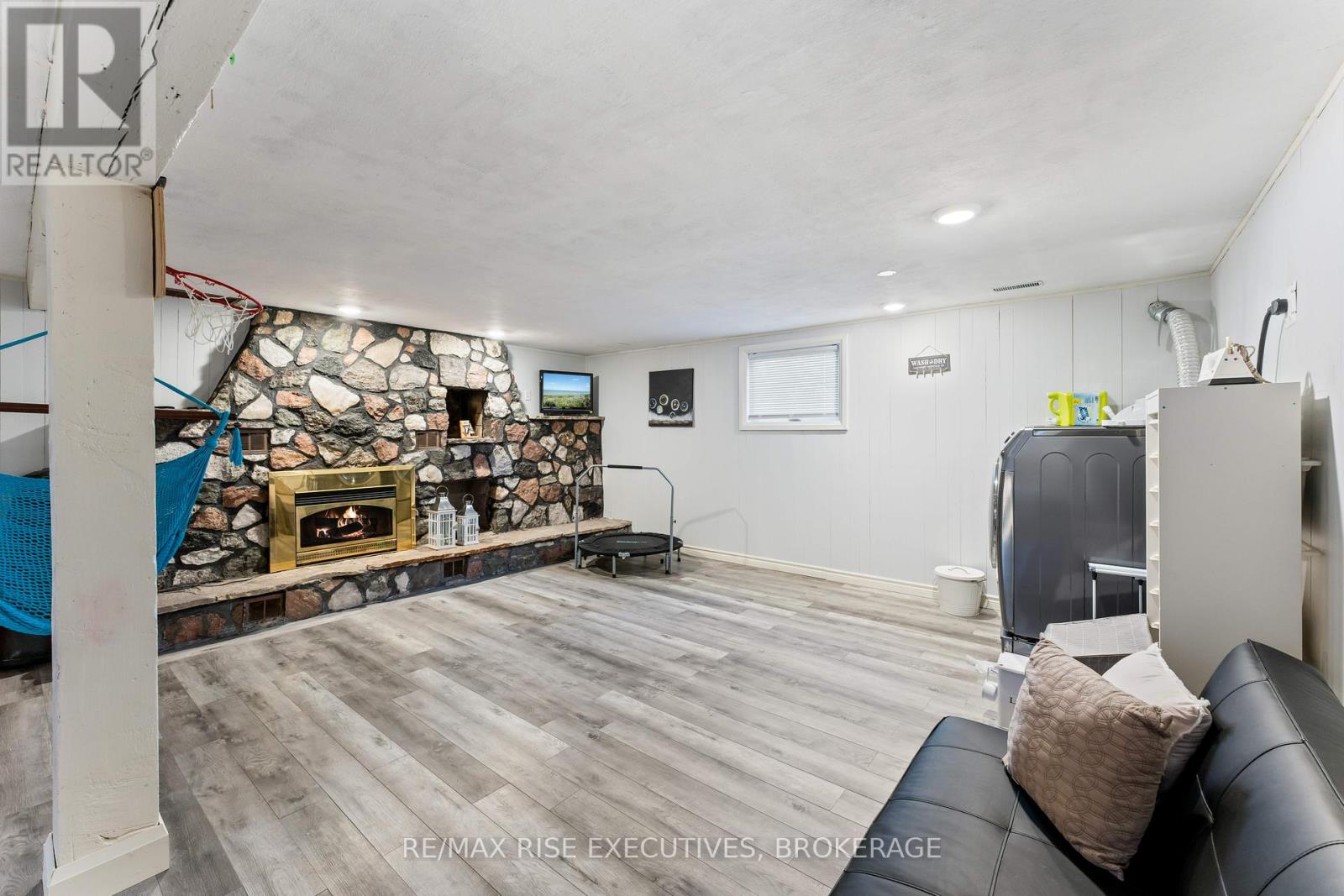 Photo 16 of 883 Percy Crescent, Kingston ON