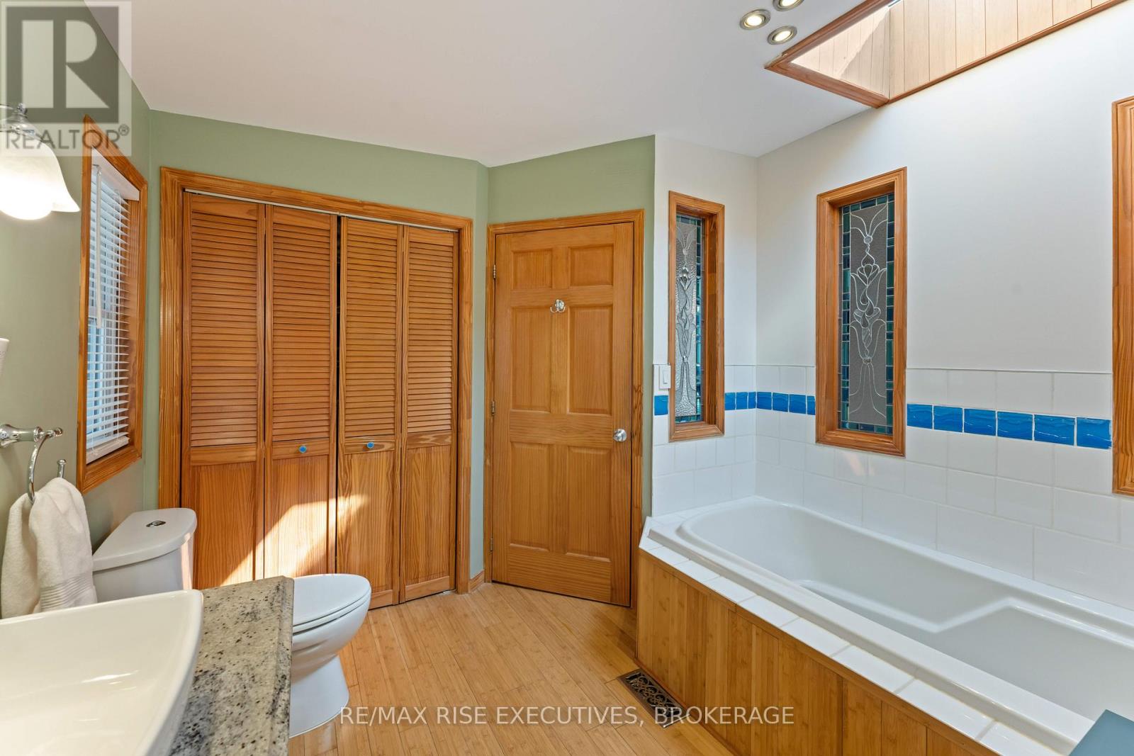 Photo 15 of 883 Percy Crescent, Kingston ON
