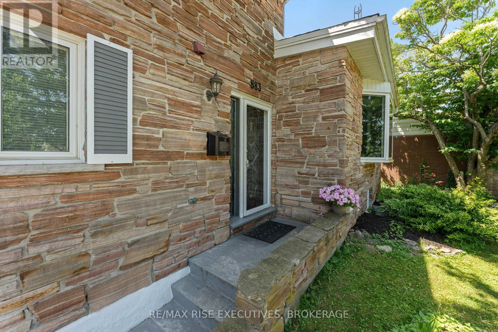 Photo 2 of 883 Percy Crescent, Kingston ON