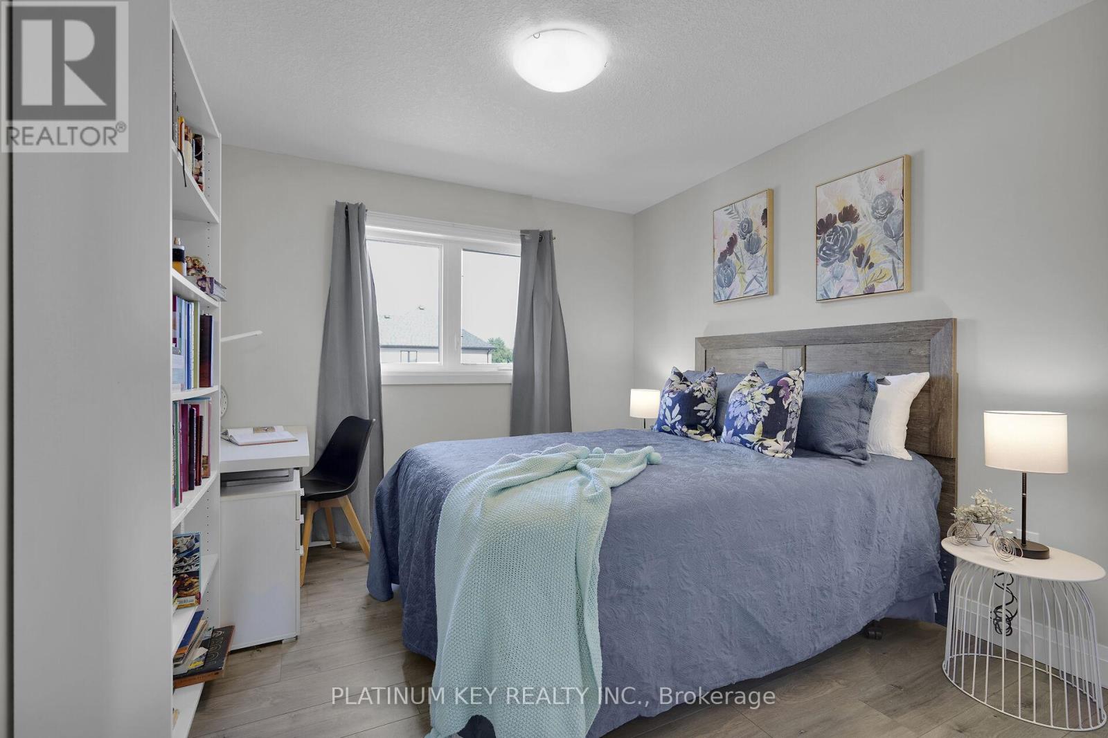 Single Family House for Sale in  SNYDERS AVENUE Central Elgin (Belmont) 