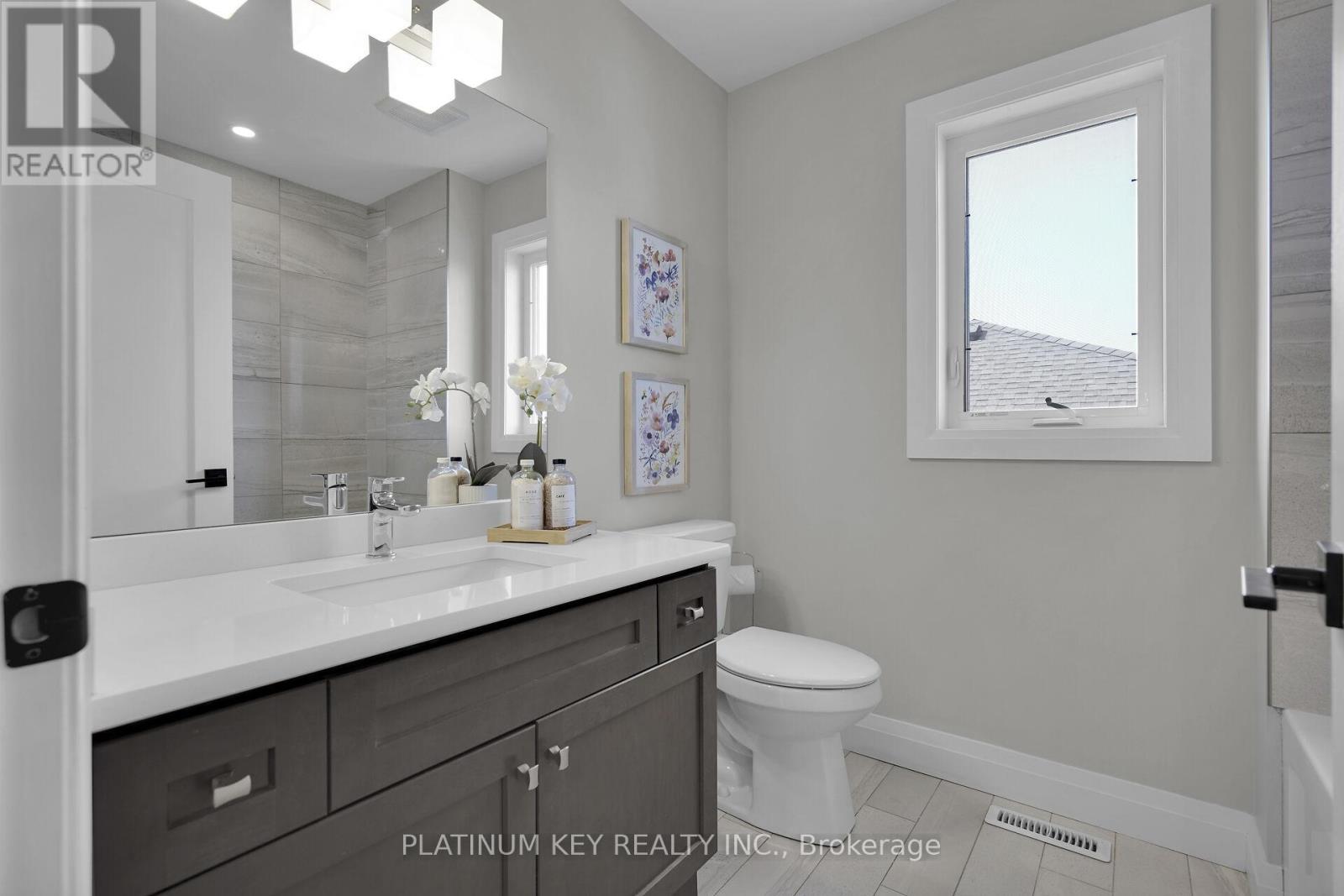 Single Family House for Sale in  SNYDERS AVENUE Central Elgin (Belmont) 