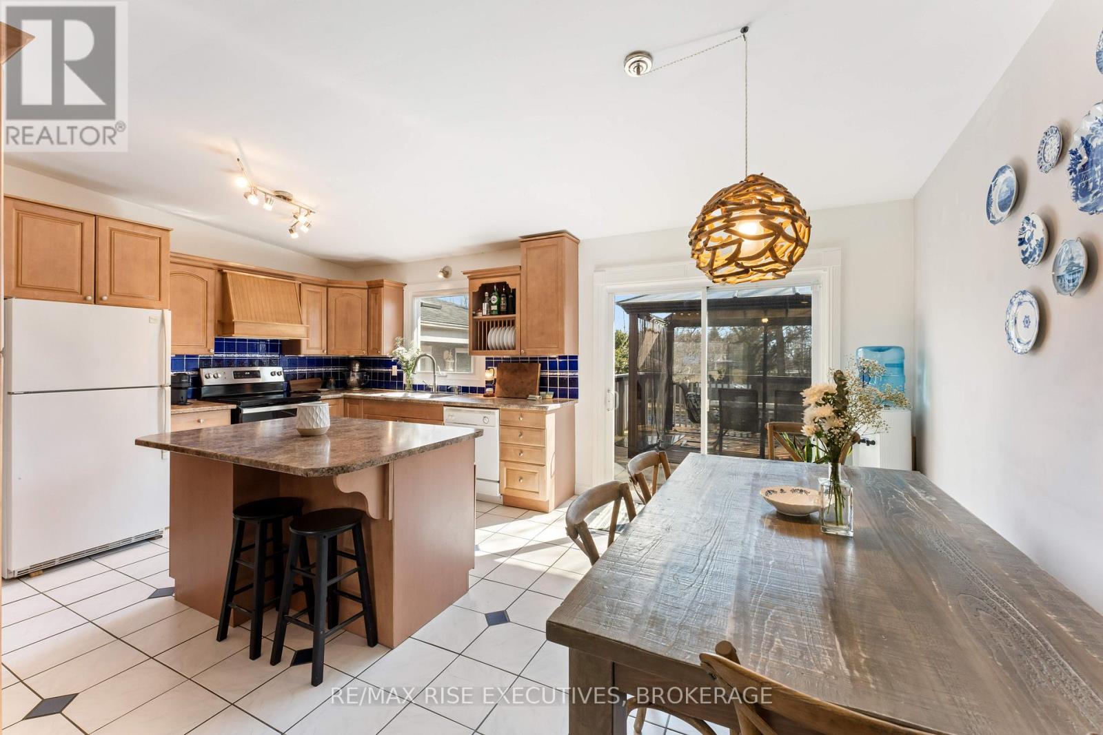 Photo 6 of 883 Percy Crescent, Kingston ON