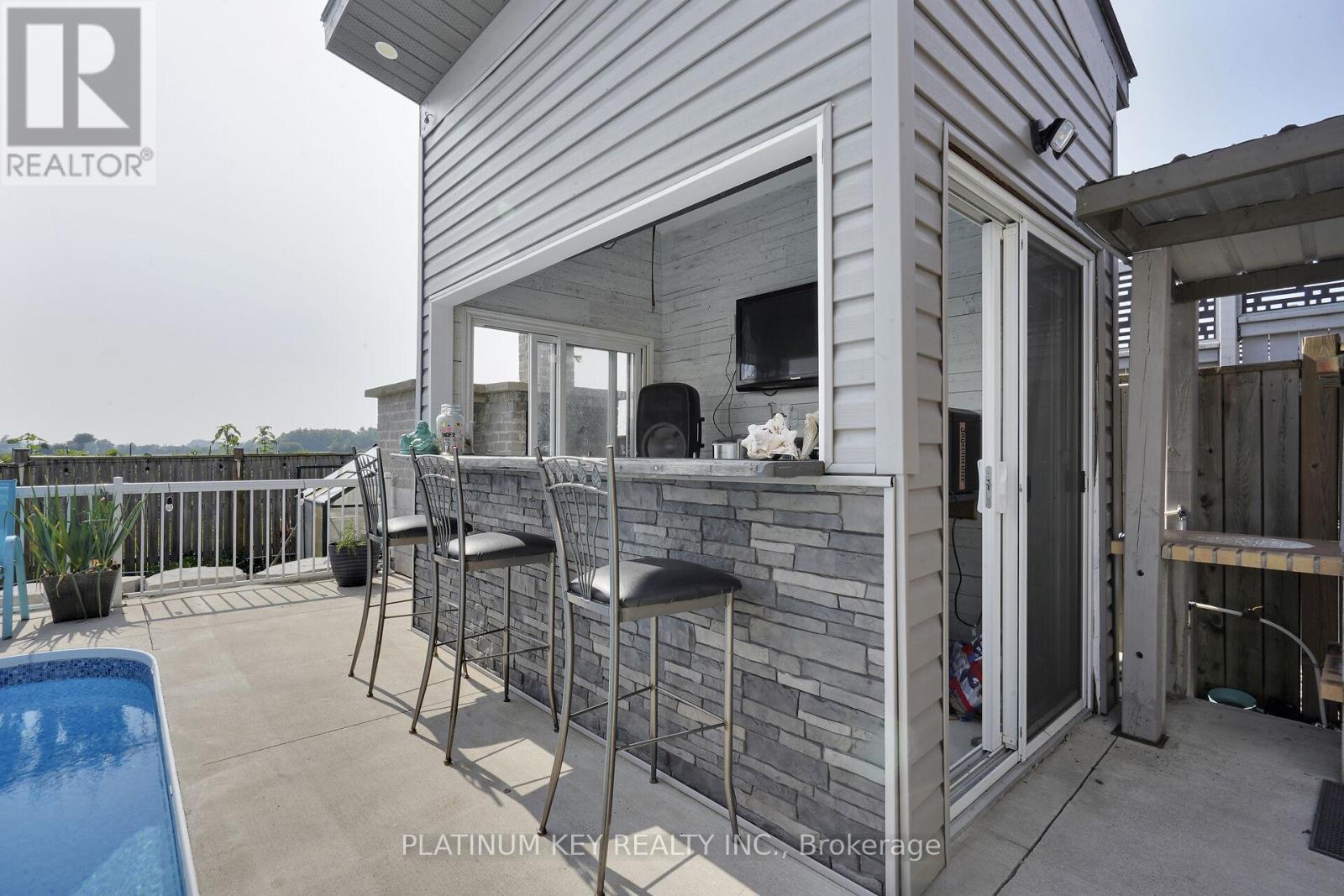 Single Family House for Sale in  SNYDERS AVENUE Central Elgin (Belmont) 