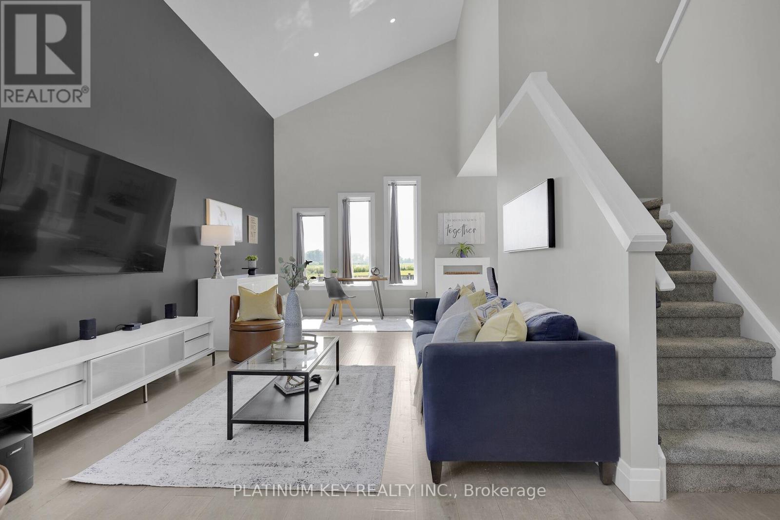 Single Family House for Sale in  SNYDERS AVENUE Central Elgin (Belmont) 