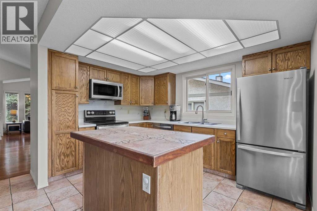Single Family House for Sale in  Millside Place SW Millrise Calgary 