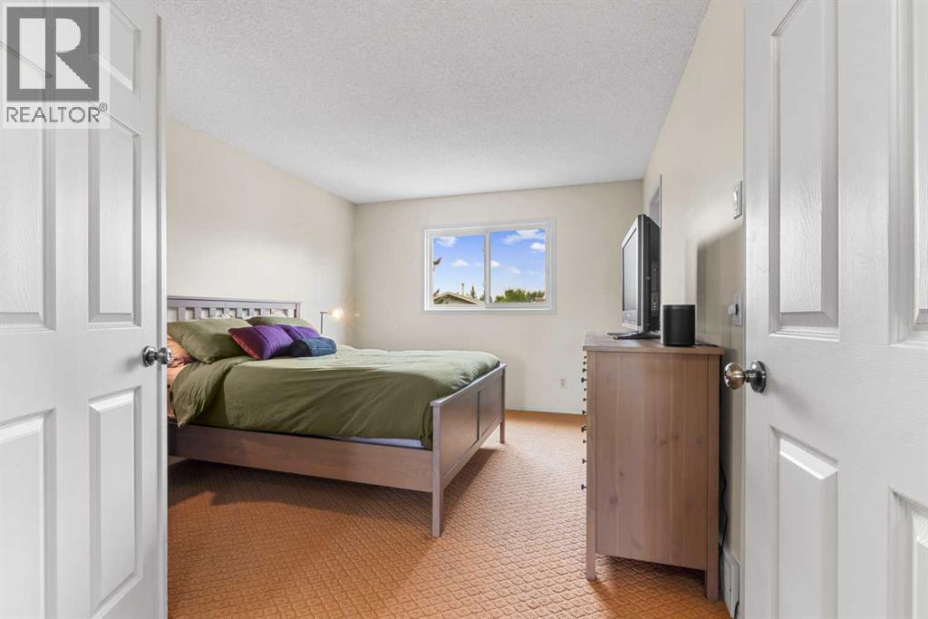 Single Family House for Sale in  Millside Place SW Millrise Calgary 