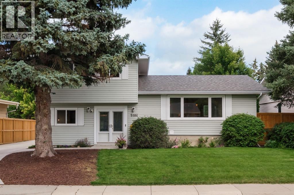 Single Family House 4 Level for Sale in  Vallance Crescent NW Varsity Calgary 
