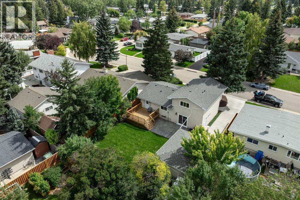 Single Family House 4 Level for Sale in  Vallance Crescent NW Varsity Calgary 