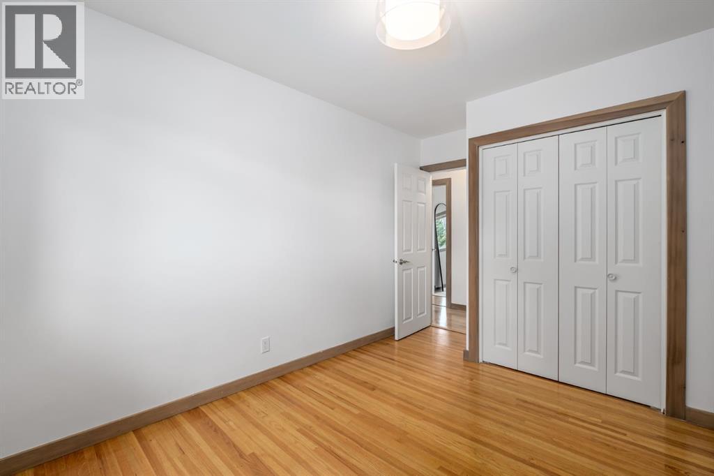 Single Family House 4 Level for Sale in  Vallance Crescent NW Varsity Calgary 