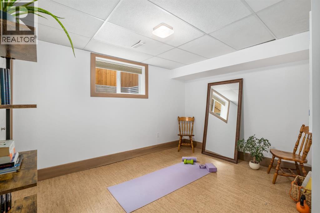 Single Family House 4 Level for Sale in  Vallance Crescent NW Varsity Calgary 