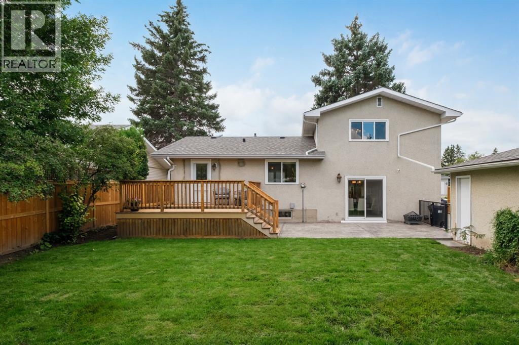 Single Family House 4 Level for Sale in  Vallance Crescent NW Varsity Calgary 