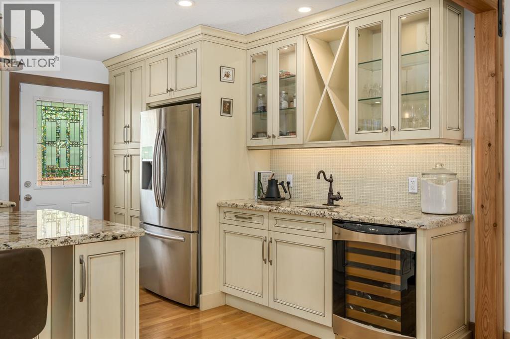 Single Family House 4 Level for Sale in  Vallance Crescent NW Varsity Calgary 