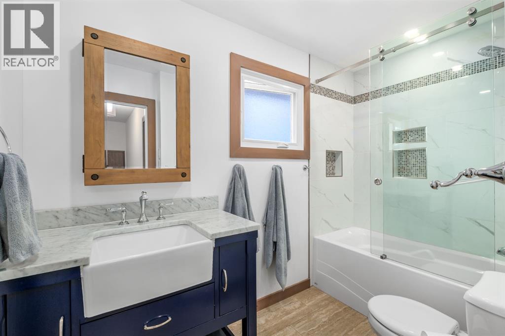 Single Family House 4 Level for Sale in  Vallance Crescent NW Varsity Calgary 