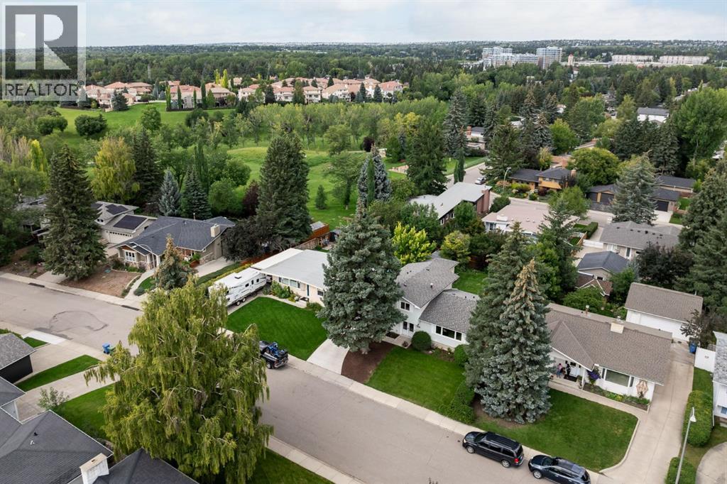 Single Family House 4 Level for Sale in  Vallance Crescent NW Varsity Calgary 