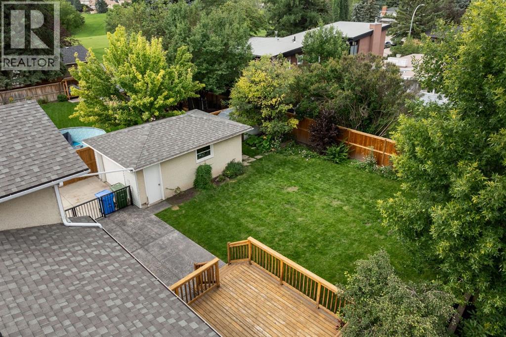 Single Family House 4 Level for Sale in  Vallance Crescent NW Varsity Calgary 