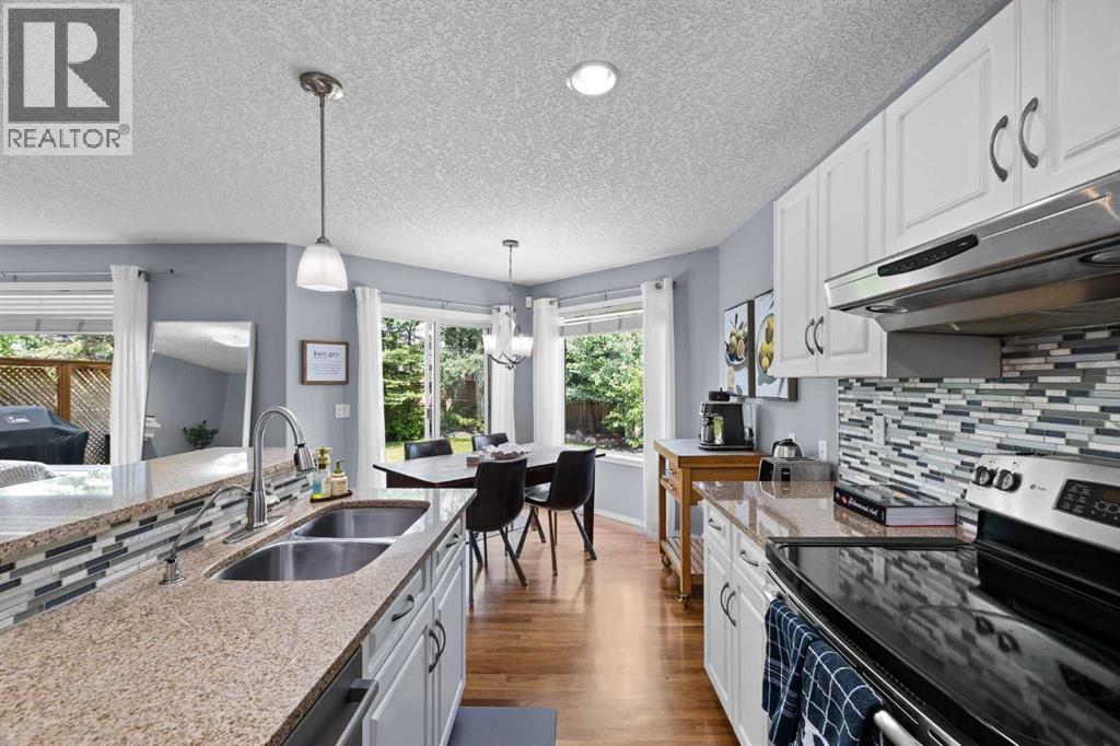 Single Family House for Sale in  Rocky Ridge Close NW Rocky Ridge Calgary 