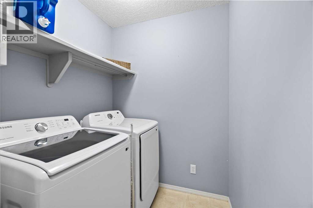 Single Family House for Sale in  Rocky Ridge Close NW Rocky Ridge Calgary 