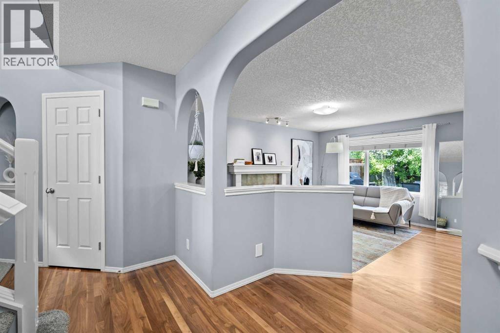Single Family House for Sale in  Rocky Ridge Close NW Rocky Ridge Calgary 