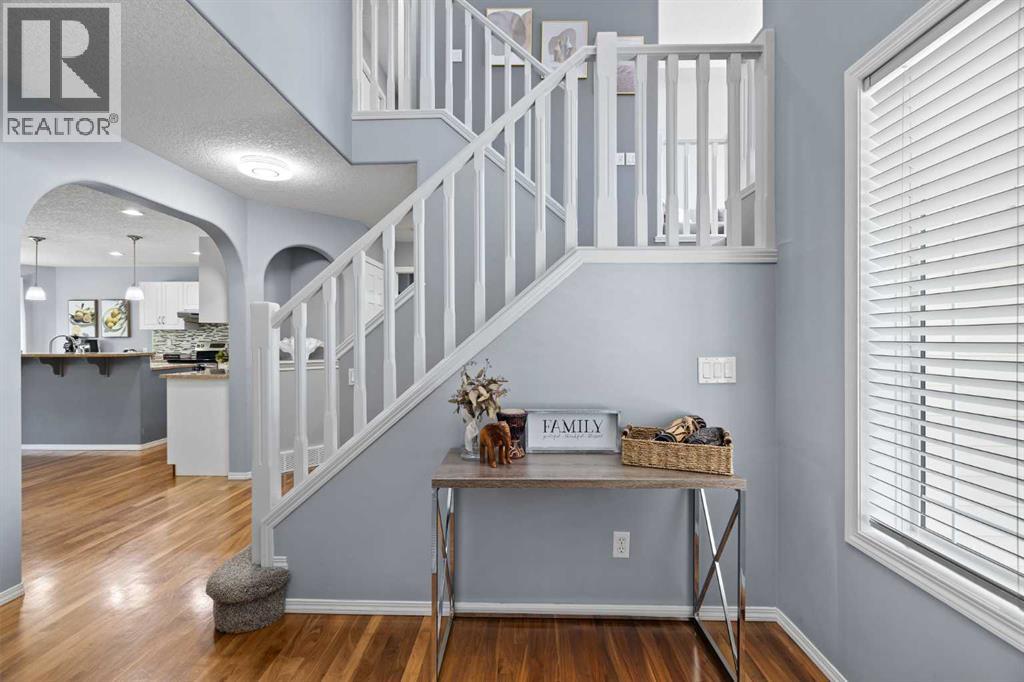 Single Family House for Sale in  Rocky Ridge Close NW Rocky Ridge Calgary 