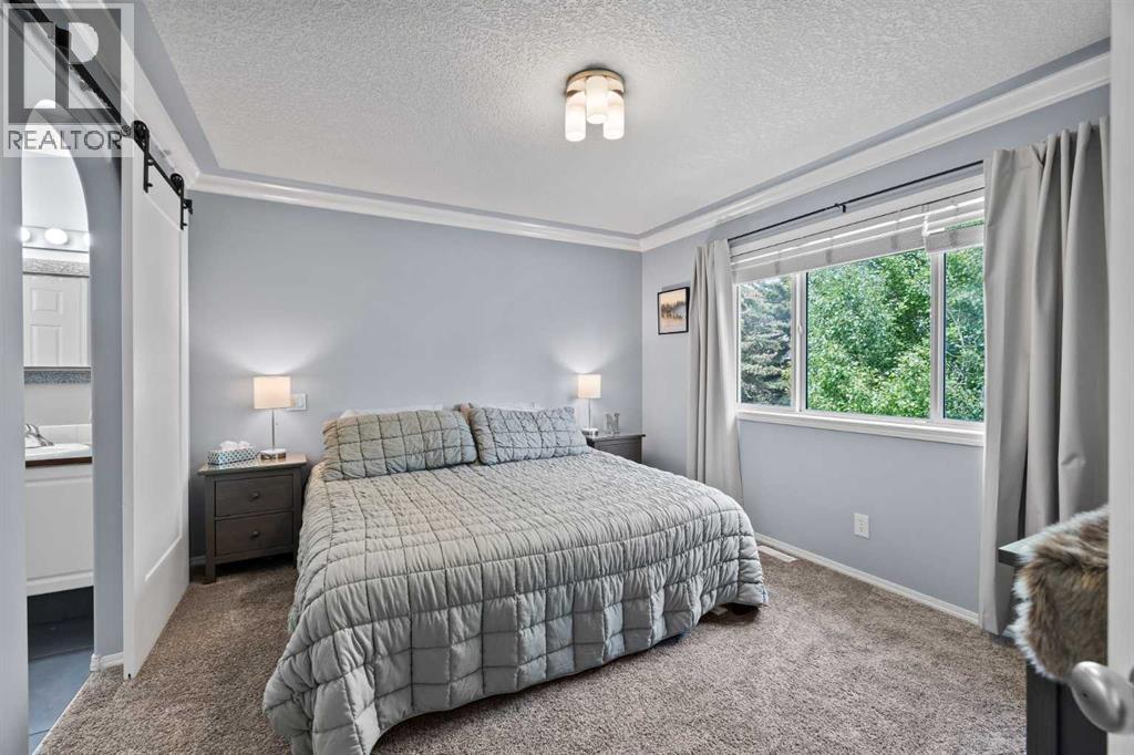 Single Family House for Sale in  Rocky Ridge Close NW Rocky Ridge Calgary 