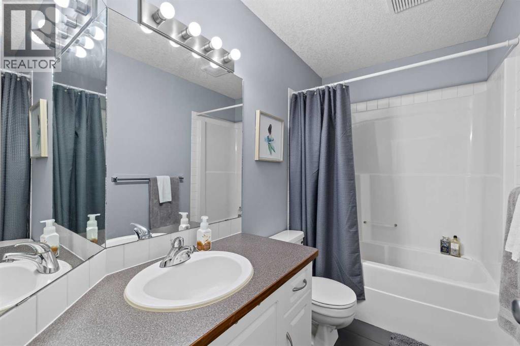 Single Family House for Sale in  Rocky Ridge Close NW Rocky Ridge Calgary 