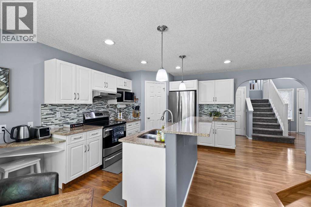 Single Family House for Sale in  Rocky Ridge Close NW Rocky Ridge Calgary 