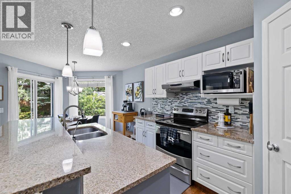 Single Family House for Sale in  Rocky Ridge Close NW Rocky Ridge Calgary 
