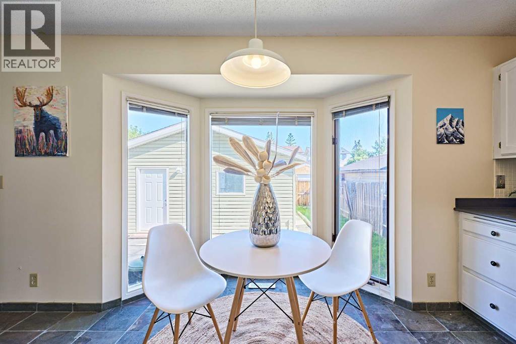 Single Family House for Sale in  Shawmeadows Crescent SW Shawnessy Calgary 