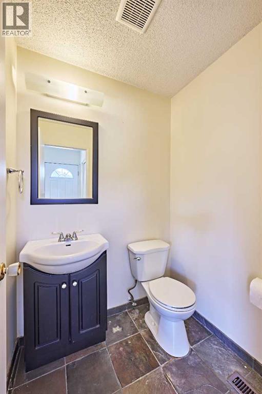 Single Family House for Sale in  Shawmeadows Crescent SW Shawnessy Calgary 