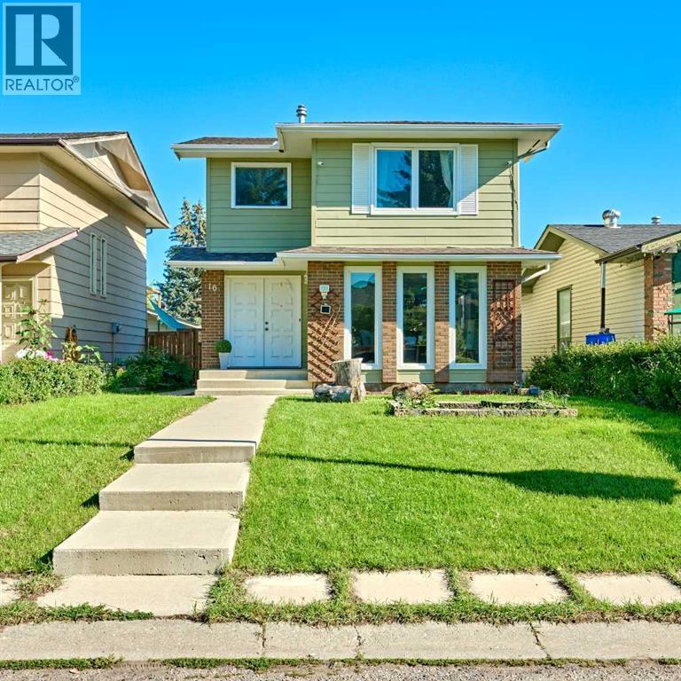Single Family House for Sale in  Shawmeadows Crescent SW Shawnessy Calgary 