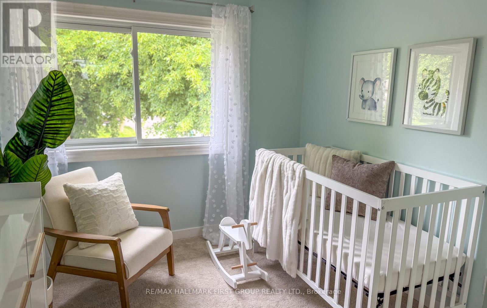 Photo 13 of 31 Michael Boulevard, Whitby ON