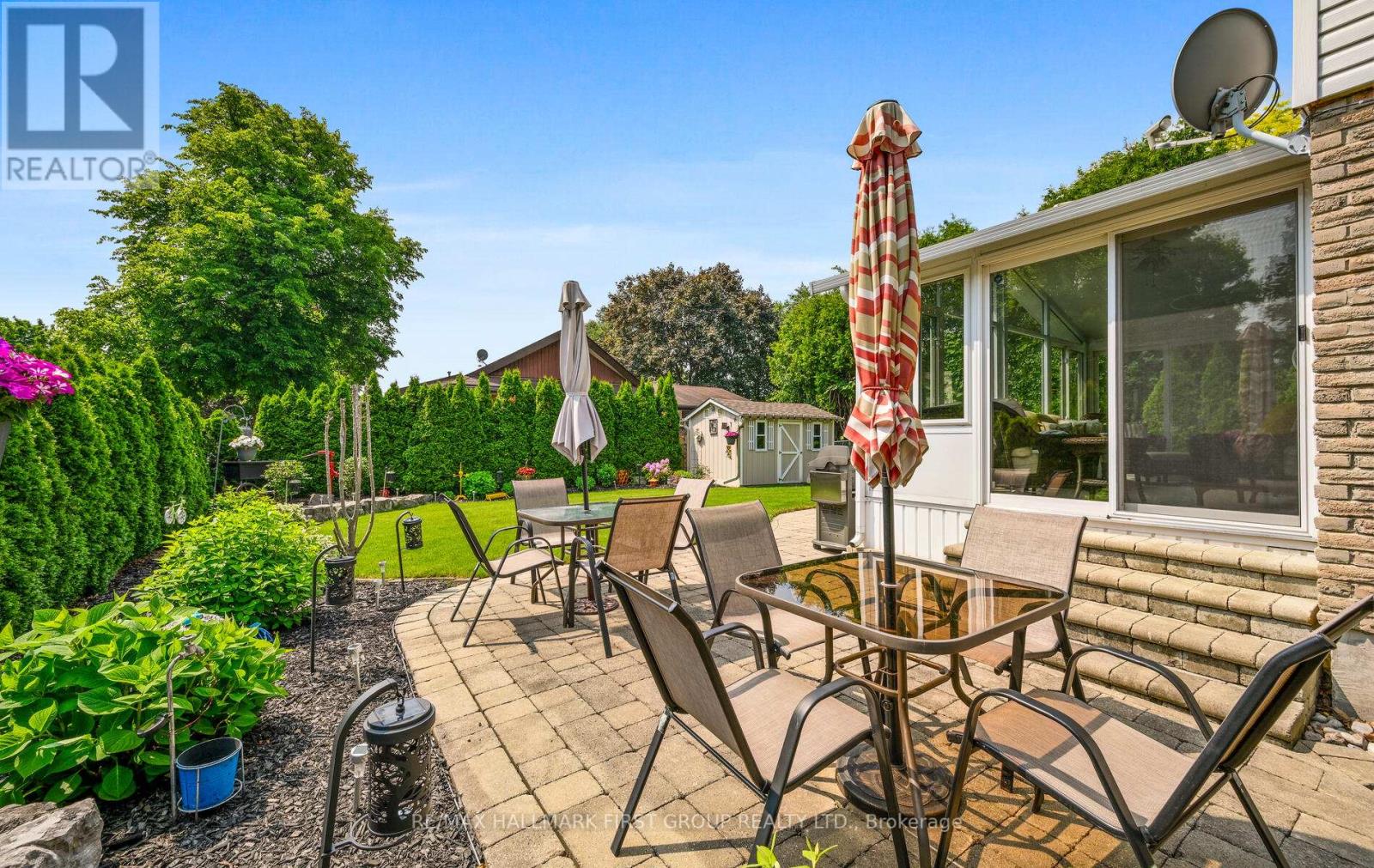 Photo 9 of 31 Michael Boulevard, Whitby ON