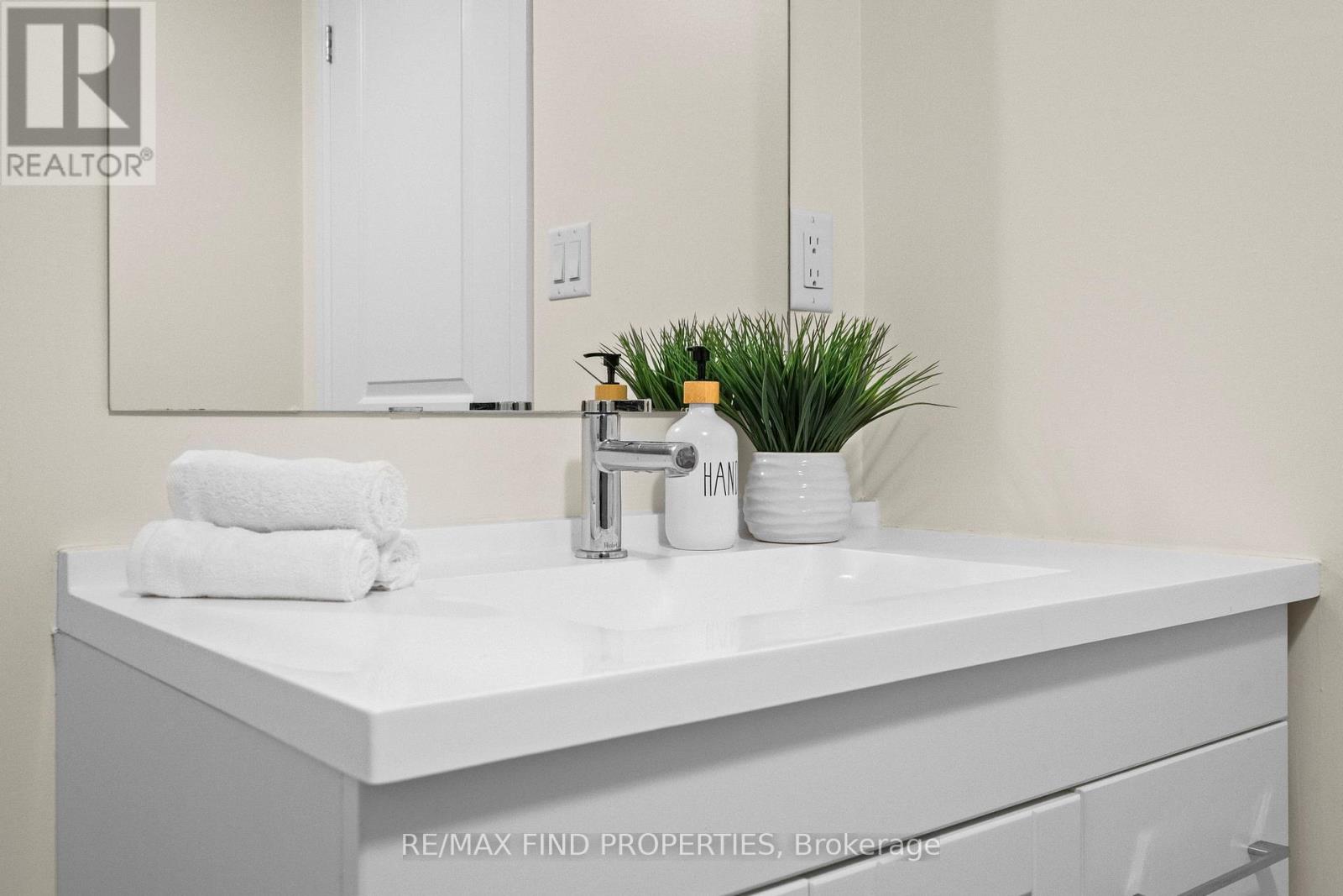 Photo 11 of 1622 Pleasure Valley Path, Oshawa ON