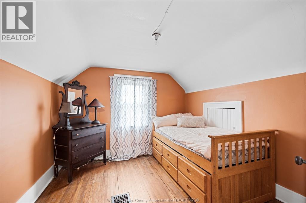 Photo 12 of 702 Martin Lane, Lasalle ON