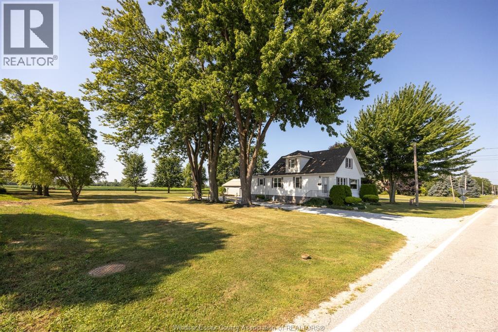 Photo 2 of 702 Martin Lane, Lasalle ON
