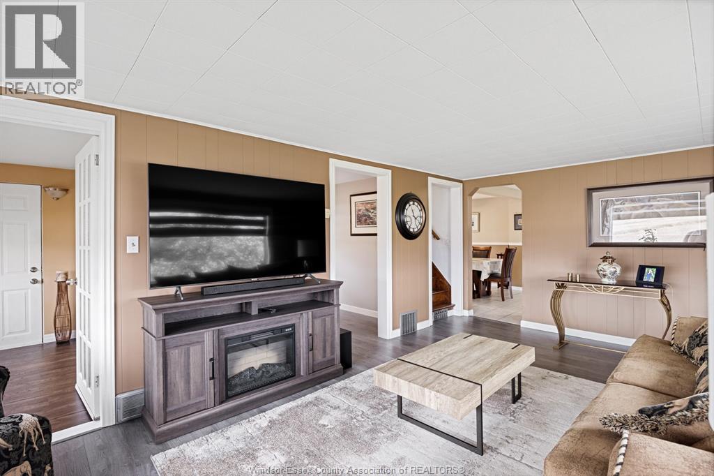 Photo 4 of 702 Martin Lane, Lasalle ON