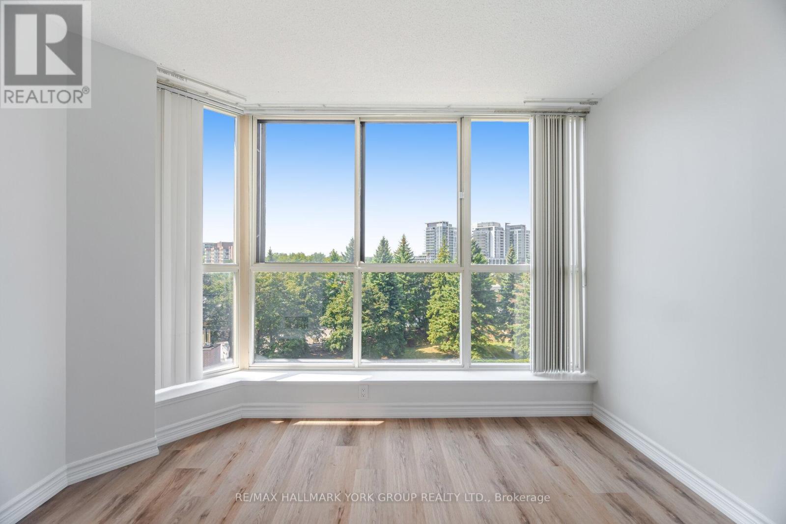 Photo 12 of 508 100 Observatory Lane, Richmond Hill ON