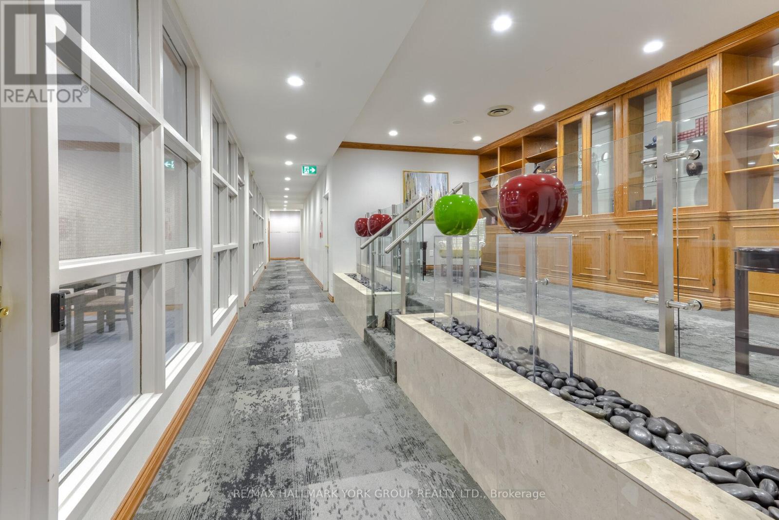 Photo 21 of 508 100 Observatory Lane, Richmond Hill ON